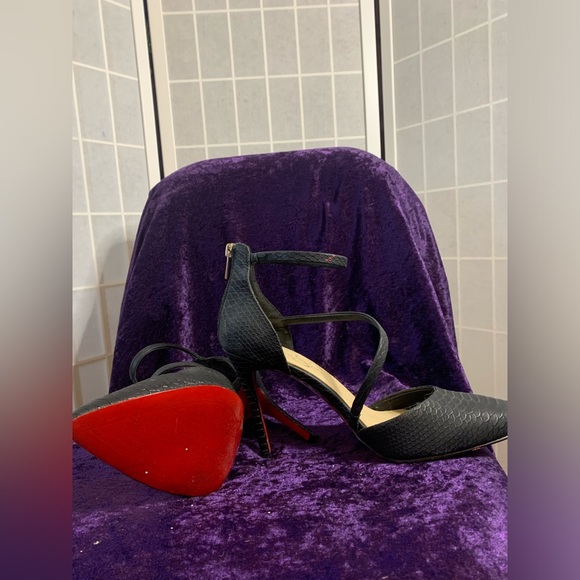 Size 10 black heels false red bottoms - Picture 2 of 2